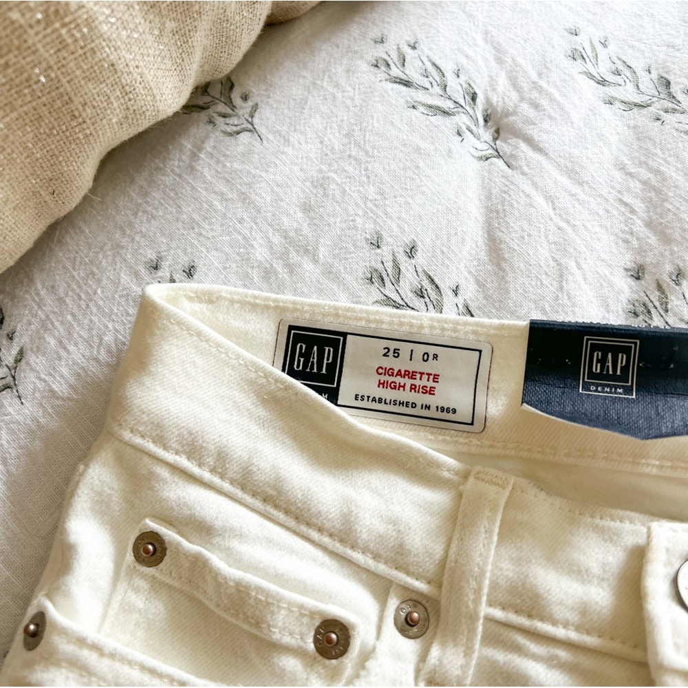 Gap High Rise Cigarette Jeans 25 / 0 Regular